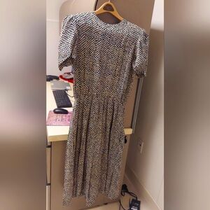 Ladies Vintage Argenti 100% Pure Silk Size 12 Lovely Pleated Print Dress